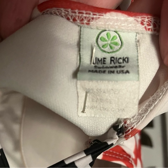 LIME RICKI SWIMWEAR ONE PIECE CRISS CROSS SHOULDER STRAPS. Size L - Picture 8 of 8